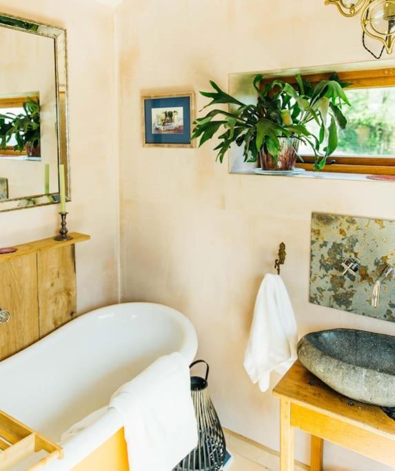 Romantic Country Annex With Views - 10 Min To Bath Cold Ashton Exteriör bild