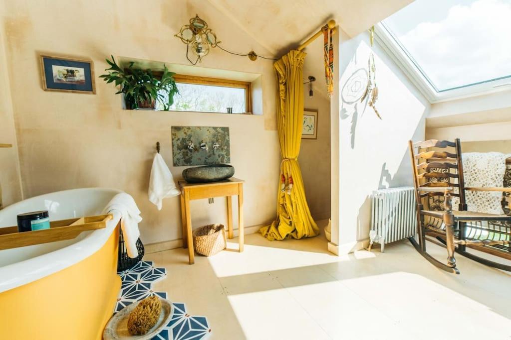 Romantic Country Annex With Views - 10 Min To Bath Cold Ashton Exteriör bild